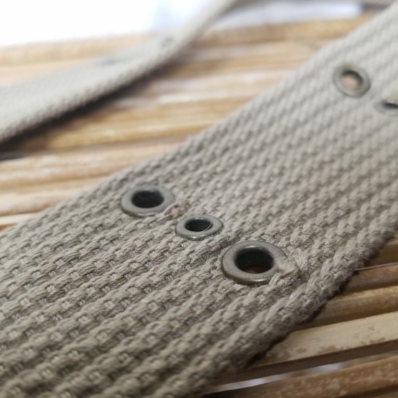 Canvas utilitarian vintage style belt with clasp - Picture 3 of 7